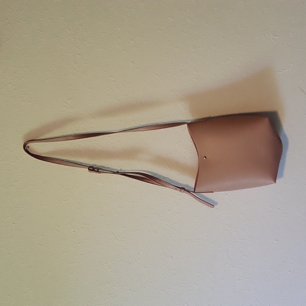 Pink purse crossbody